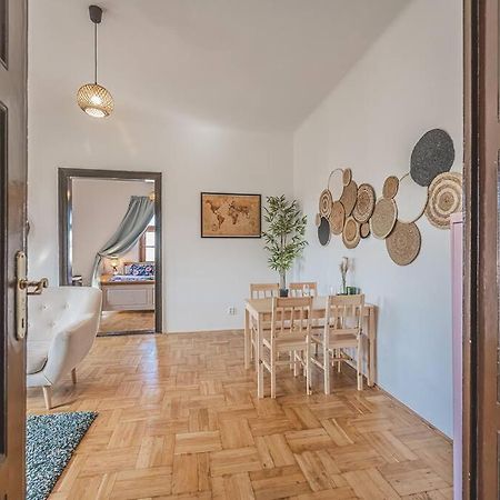 Carolina'S Romantic Apartment Hradec Kralove Luaran gambar