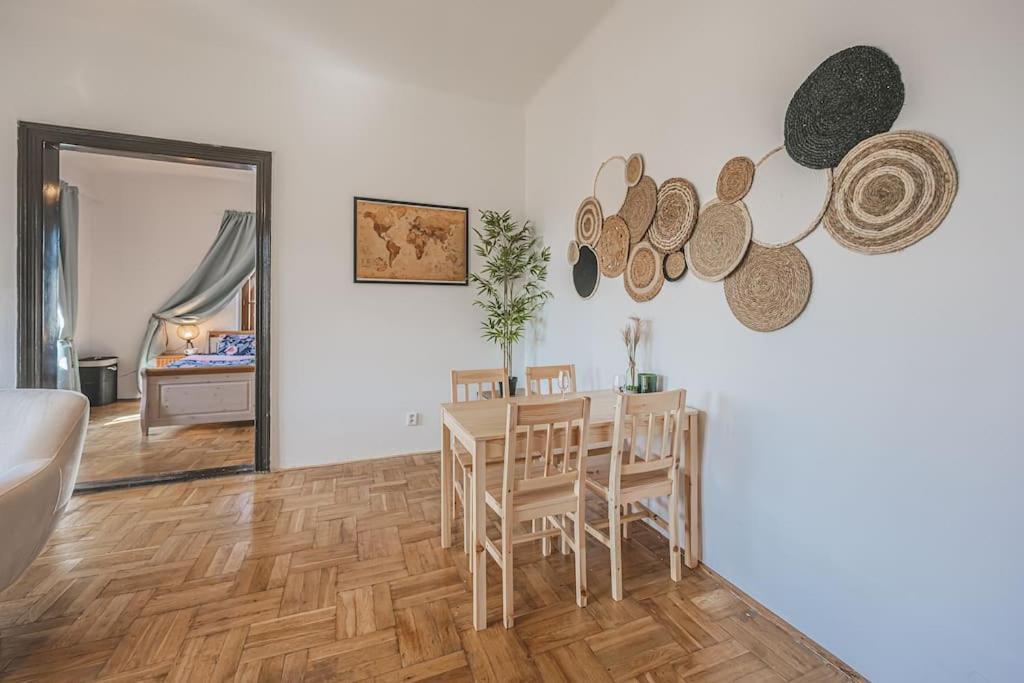 Carolina'S Romantic Apartment Hradec Kralove Luaran gambar